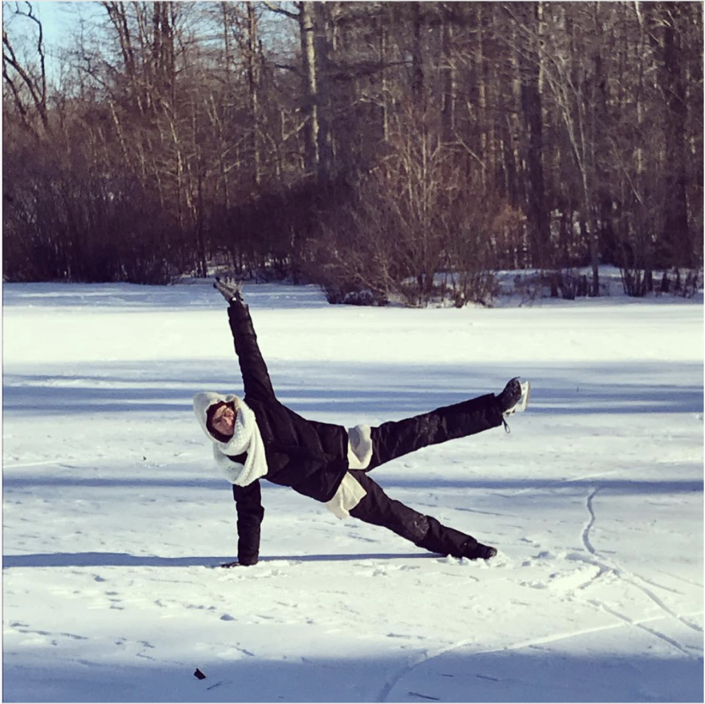 Iceskating Yoga Side Plank